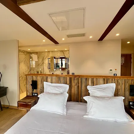 酒店 La Garenne 4*