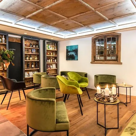 La Garenne 4* 萨维尔纳