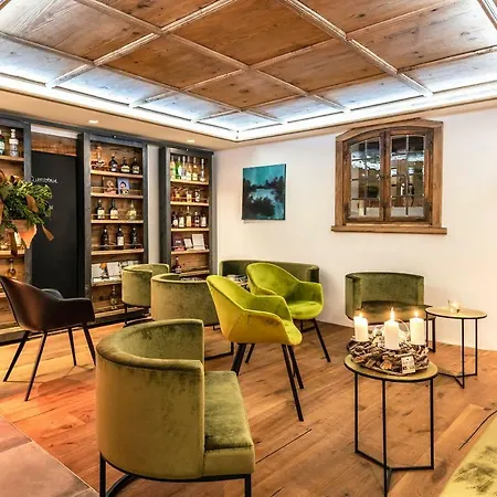 La Garenne Hotel 4*